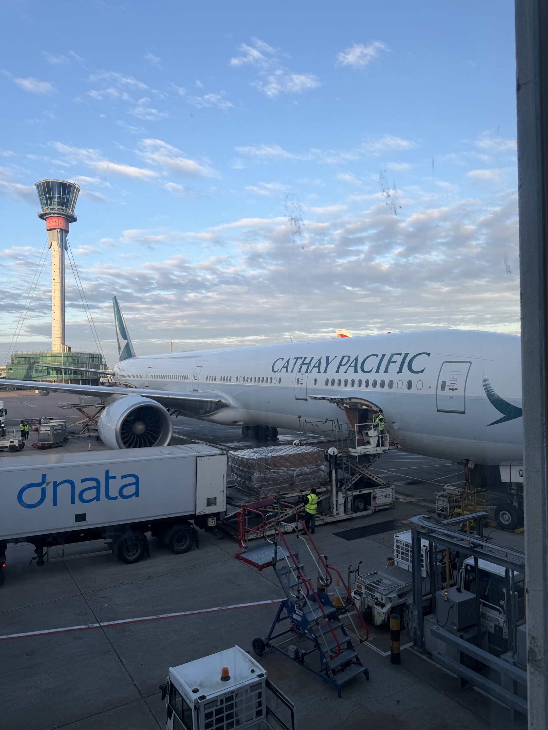 Cathay Pacific Boeing 777-300ER Economy Review London to Hong Kong