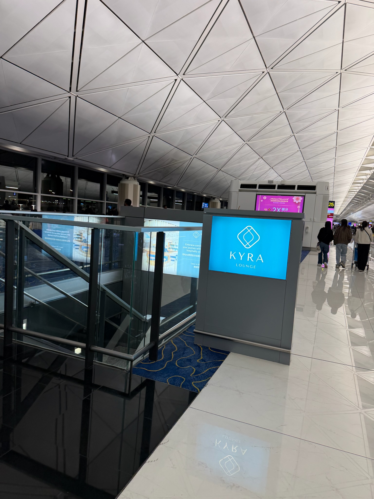 Best Lounge at Hong Kong Airport in 2026