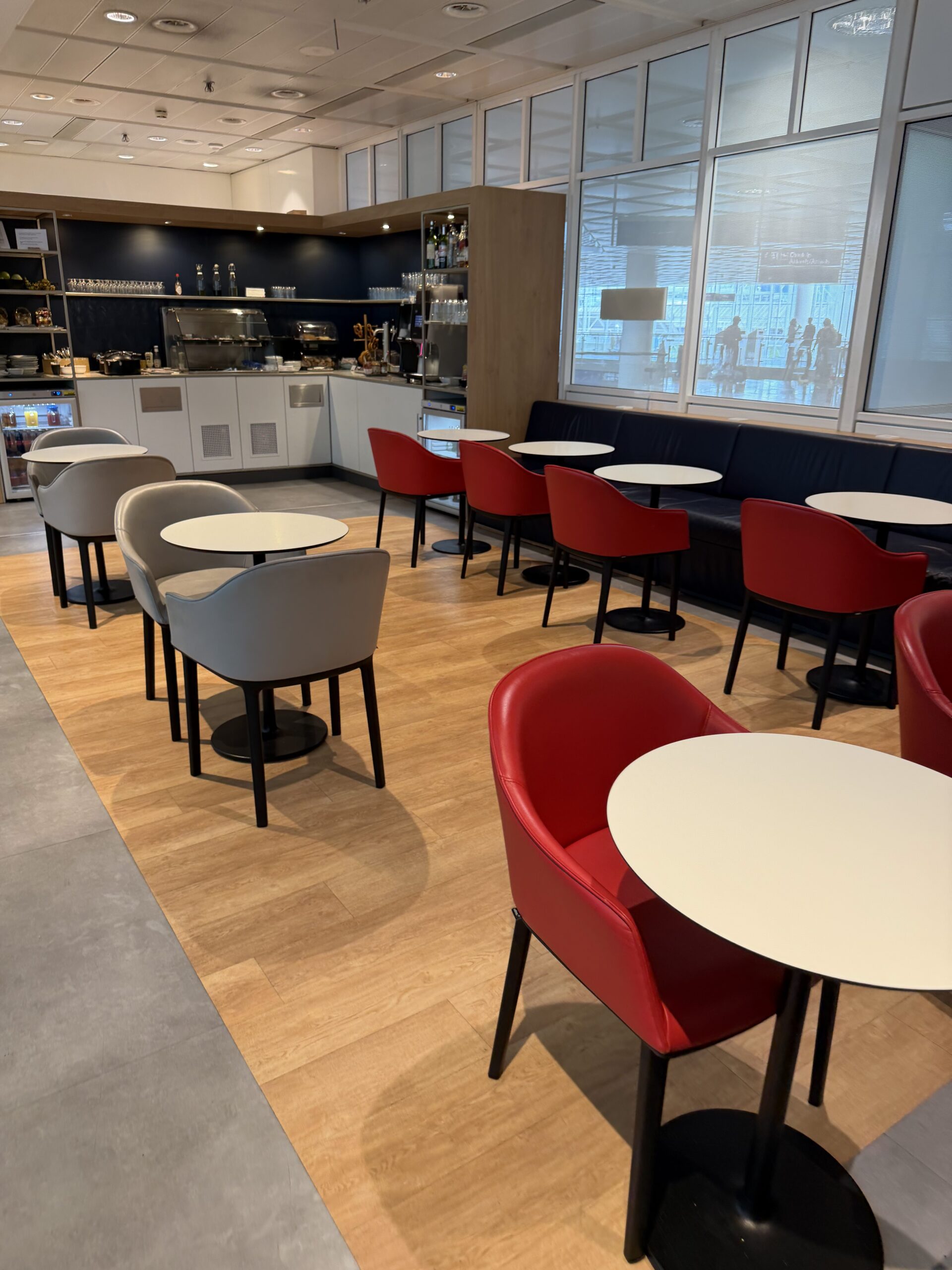 Restaurant style seating at The Airport Lounge Europe Munich Terminal 1