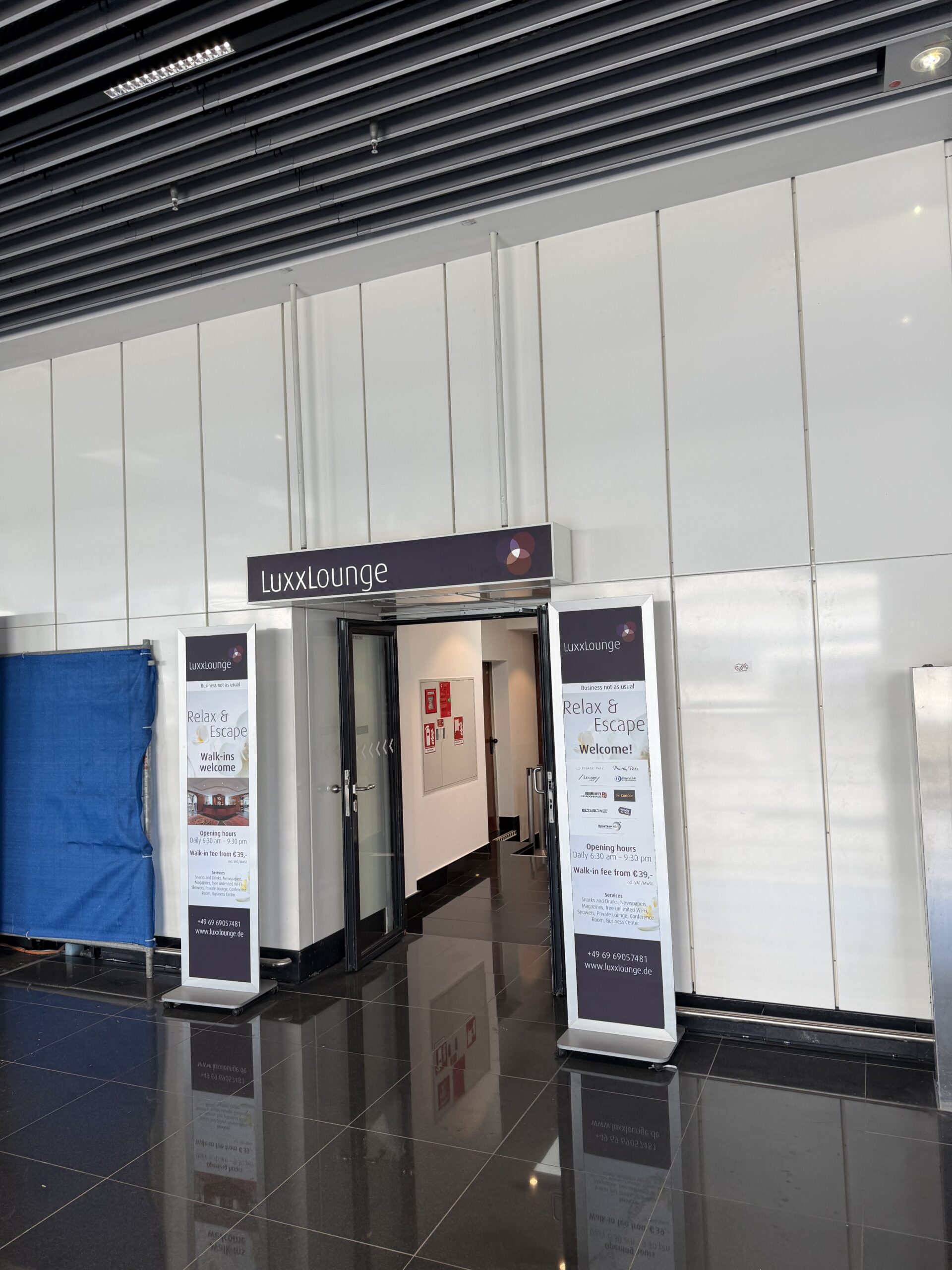 Luxx Lounge Frankfurt Airport Terminal 1 entrance