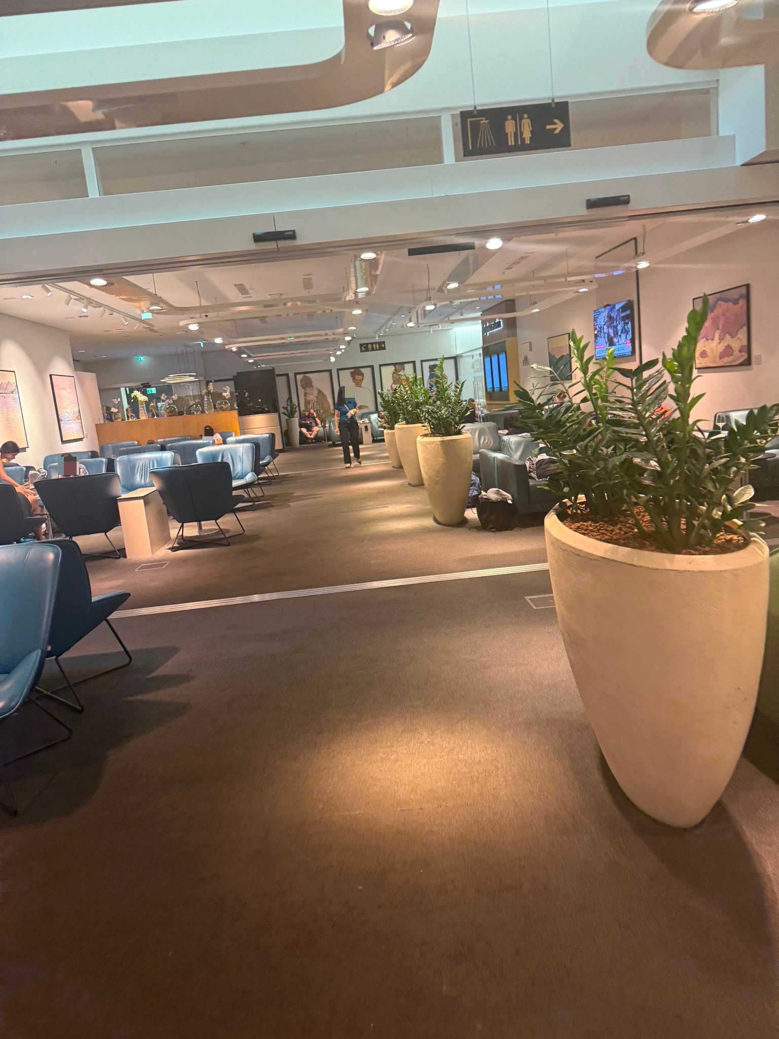 Main seating area at the SKY Lounge Vienna Airport Terminal 3